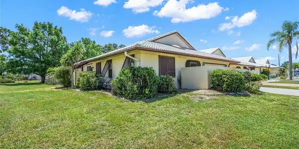 98 DRIFTING SANDS DRIVE