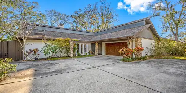 3015 TALL PINE DRIVE