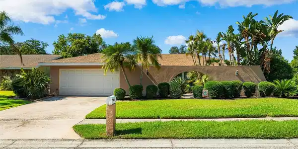 3135 HILLSIDE LANE