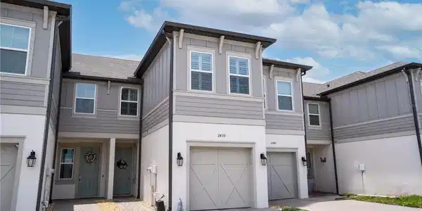 2439 GOLDEN PASTURE CIRCLE