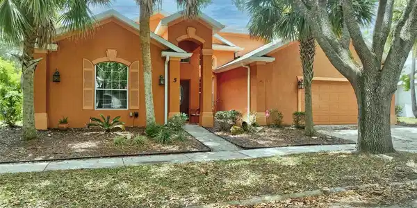 5 ST ANDREWS COURT