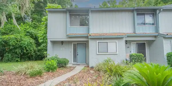 20 FAIR OAKS CIRCLE