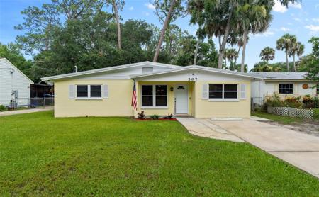 207 SANDY LANE