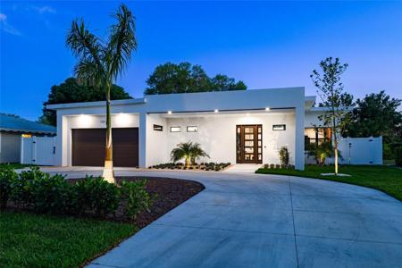 2322 SIESTA DRIVE