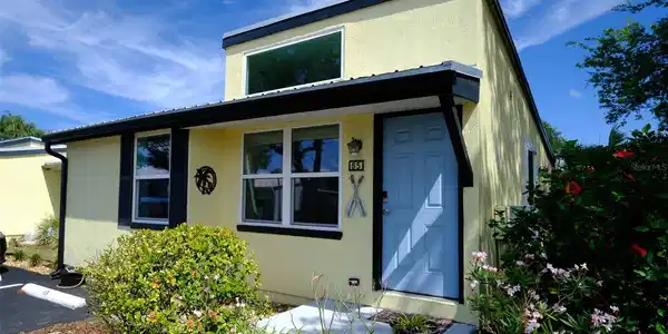 85 HEATHER POINT COURT
