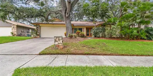 5 FERNERY LANE