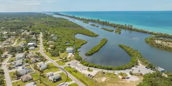 4801 LEMON BAY DRIVE
