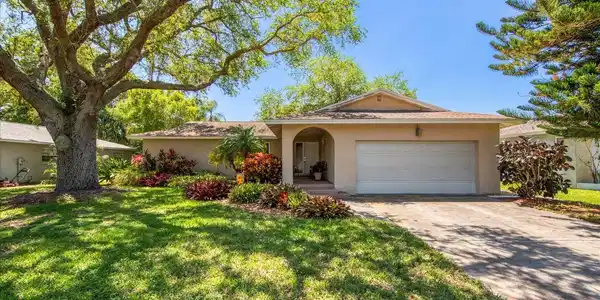 8054 BAYSHORE DRIVE