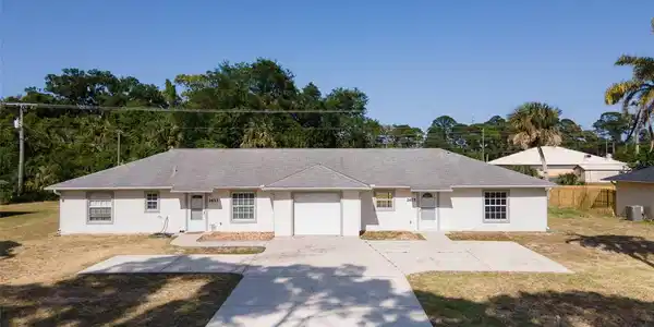 2613 & 2615 INDIA PALM DRIVE
