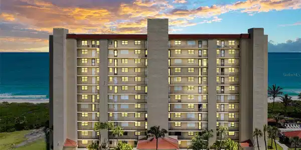 4250 N HIGHWAY A1A