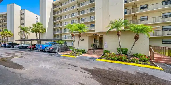 900 COVE CAY DRIVE