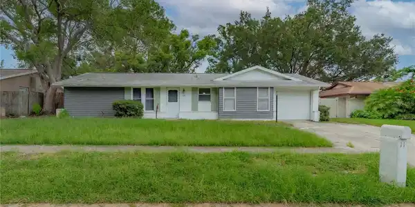 11 VALENCIA CIRCLE
