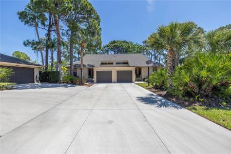 7929 WOODPOINTE COURT