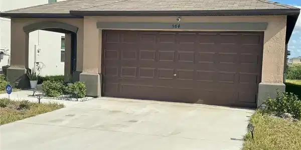 584 ROYAL EMPRESS DRIVE