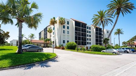1945 GULF OF MEXICO DRIVE