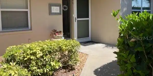 821 WATERSIDE DRIVE