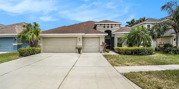 1772 MIRA LAGO CIRCLE