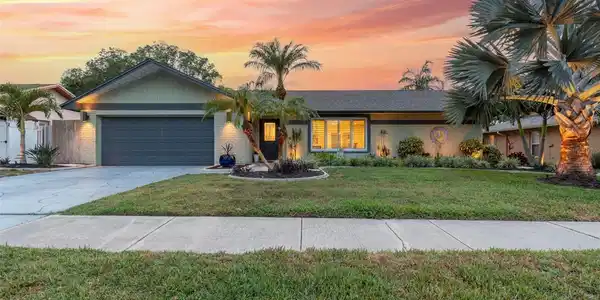 3105 BENTWOOD LANE