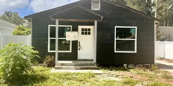 707 BEVERLY AVENUE