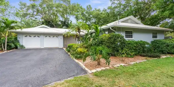 2170 BOW LANE