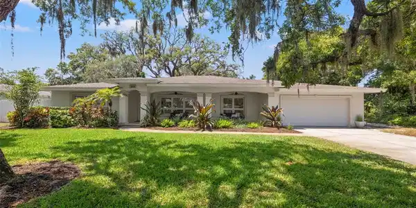 302 PALMETTO LANE
