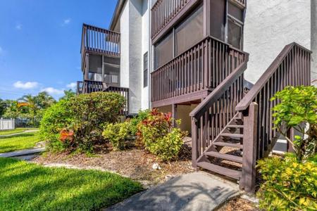 6786 SARASEA CIRCLE