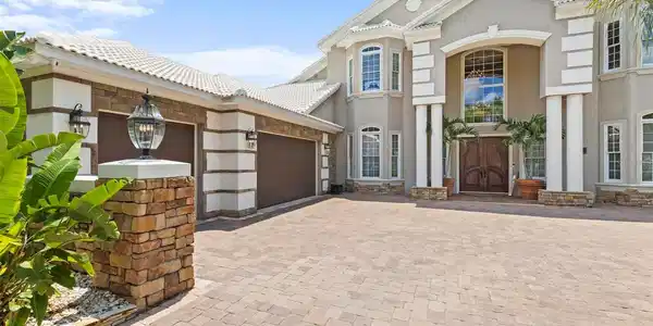 1 CAITLIN COURT