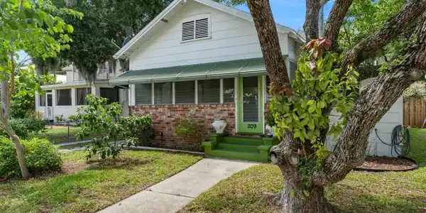 209 MARY AVENUE