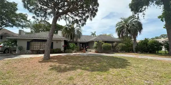 2556 HERON LANE N