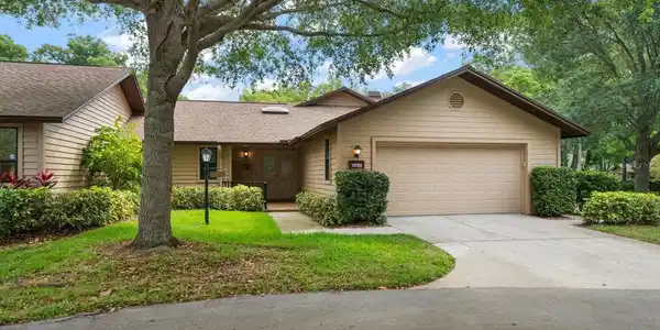 11720 PARKVIEW LANE