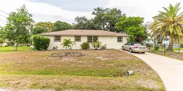 3621 ROSLYN ROAD