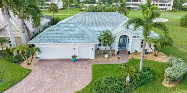 931 LINKSIDE WAY