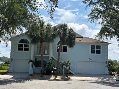 983 BAYOU LANE