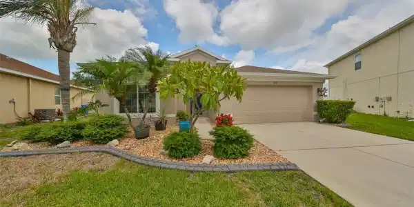 915 FERN LEAF DRIVE