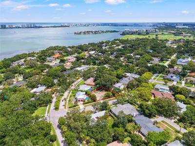 220 MANATEE ROAD