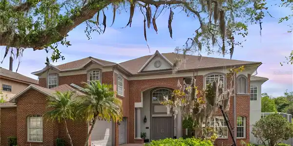 2212 CYPRESS HOLLOW COURT