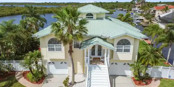 5749 SEABREEZE DRIVE