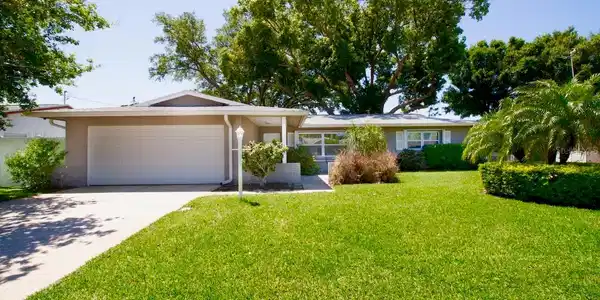 13926 SUNSET DRIVE