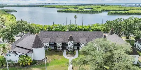220 N BAYSHORE BOULEVARD