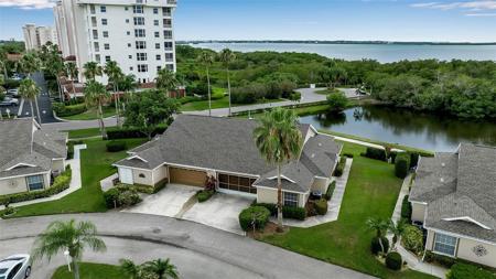 2912 CAPTAINS COURT