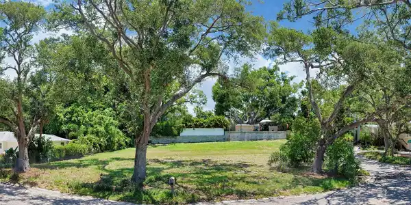 2155 ORIOLE DRIVE