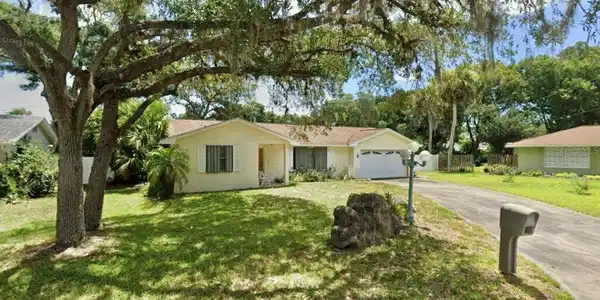 132 LINDENWOOD CIRCLE E