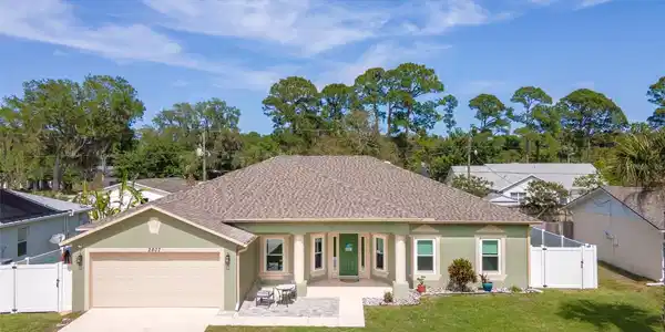 2807 QUEEN PALM DRIVE