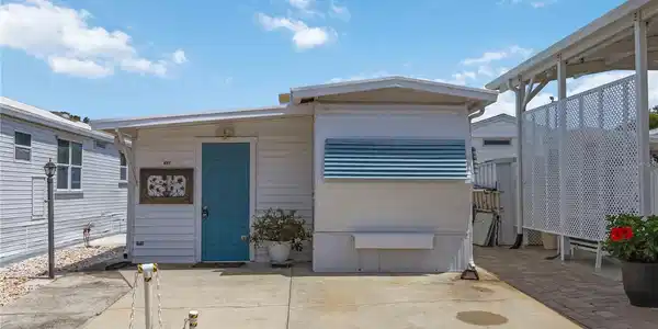 421 MONTREAL WAY