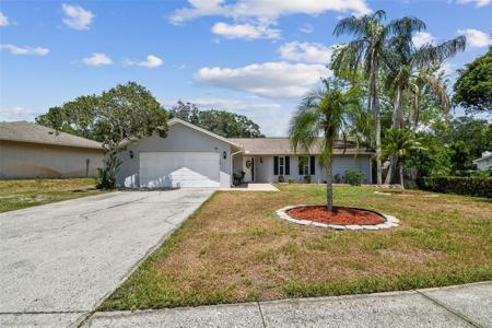 10 HARBOR WOODS DRIVE