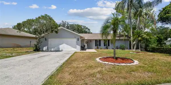 10 HARBOR WOODS DRIVE