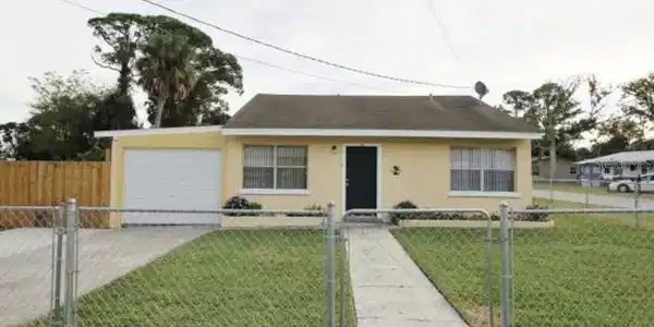 122 W PINE BLUFF STREET