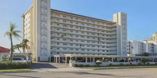 255 THE ESPLANADE N