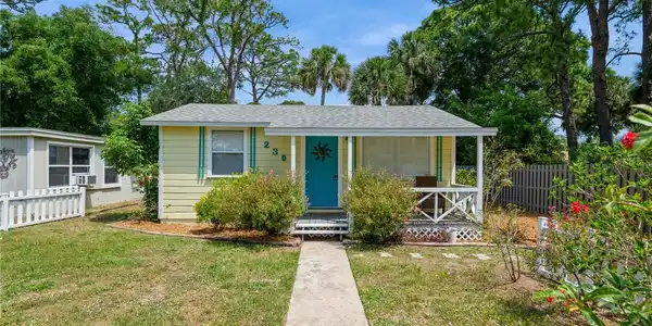 230 ACORN DR