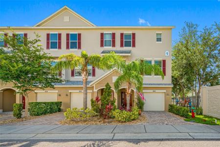 800 CALLISTA CAY LOOP